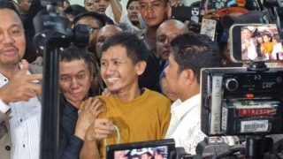 Pegi Setiawan di Bebaskan dari Tahanan Polda Jabar, Sebut Presiden Jokowi dan Prabowo